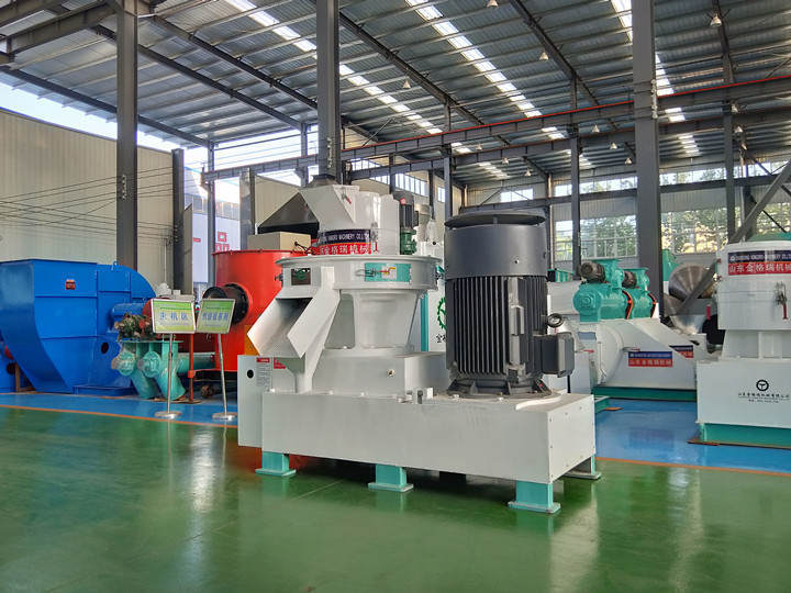 玉米秸稈顆粒機(jī)能清潔取暖 玉米秸稈顆粒機(jī)能清潔取暖