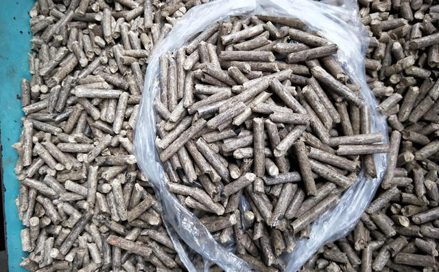 顆粒機生產(chǎn)的生物質(zhì)顆粒 顆粒機生產(chǎn)的生物質(zhì)顆粒