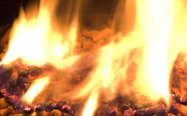 燃燒中的顆粒 燃燒中的顆粒