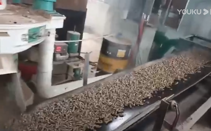 秸稈制粒機調(diào)試成功并正常生產(chǎn) 秸稈制粒機調(diào)試成功并正常生產(chǎn)